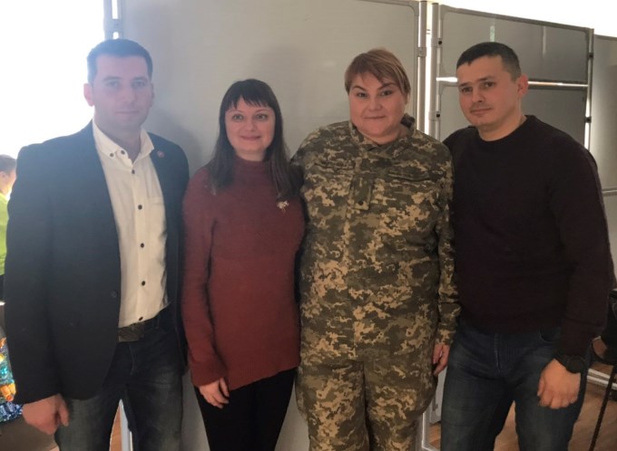 Офіцер-психолог,молодший лейтенант  Ю. А. Євстратова,Голова ГО Ветеранів  АТО Галичини, сержант запасу В. Свистун, В. Грицина- територіальна оборона та викладач Г. М. Олійник